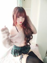 [Косплей фото] Двумерная красавица Фурукава кагура - сексуальный свитер